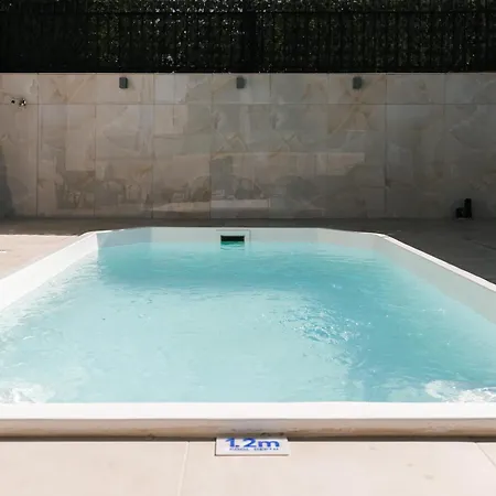 Amarildo Home, With Private Pool! בית נופש